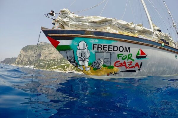 Salpa da Catania la Flotilla per Gaza. Nell’equipaggio anche Greta Thunberg. La città si mobilita per la Palestina.